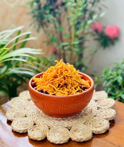 কুষ্টিয়া শিশির বেকারীর আলু চানাচুর (৩০০গ্রাম)_img_0